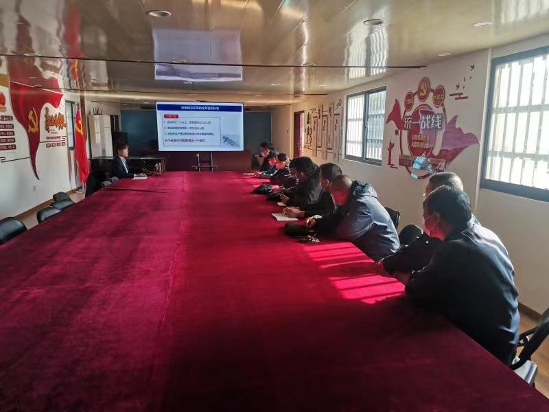 公交集團事業(yè)一部開展重點駕駛員安全生產(chǎn)專題培訓