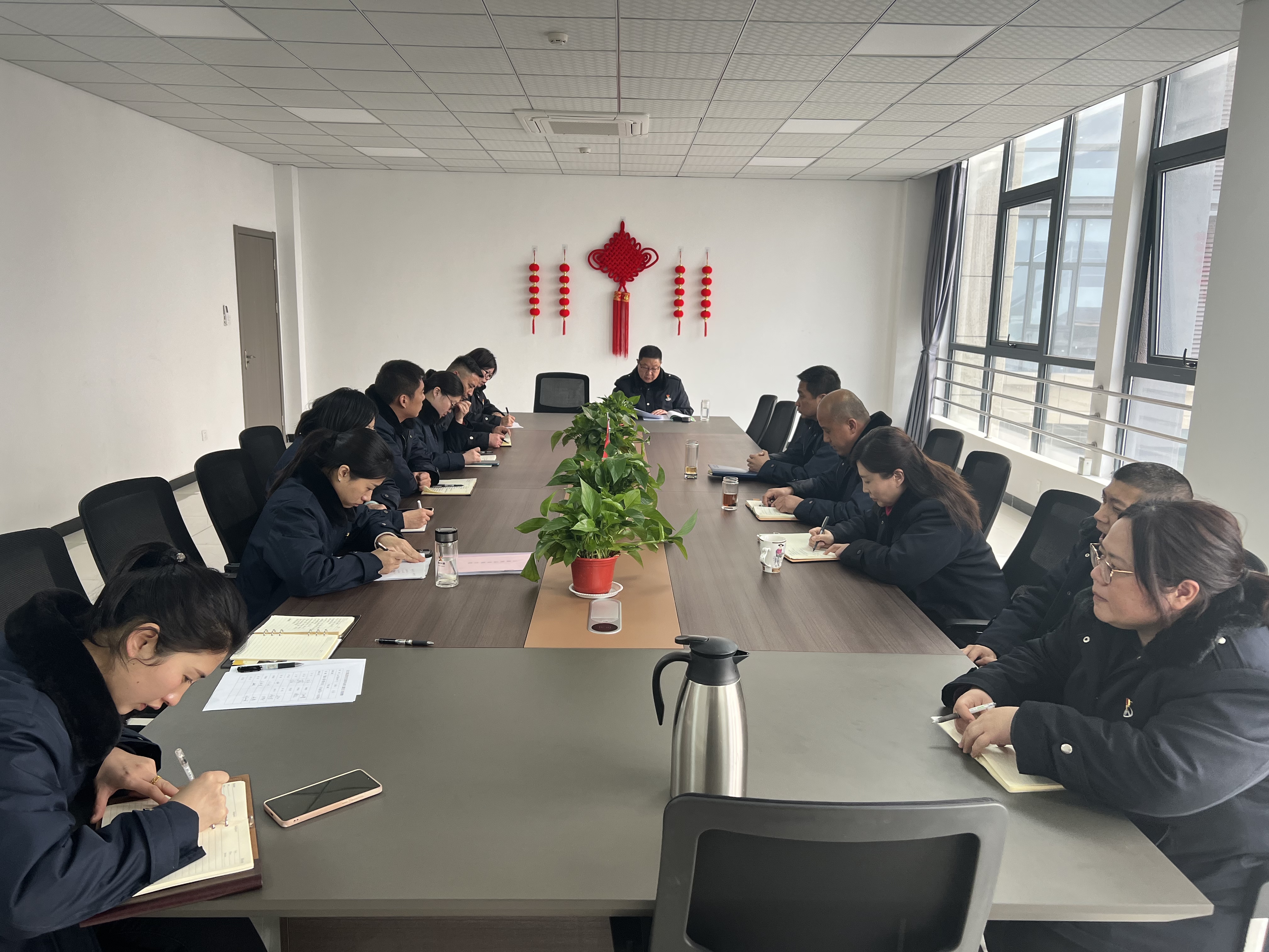 經營發(fā)展事業(yè)部開展“聚焦大招商、 聚力大會戰(zhàn)”主題黨日活動