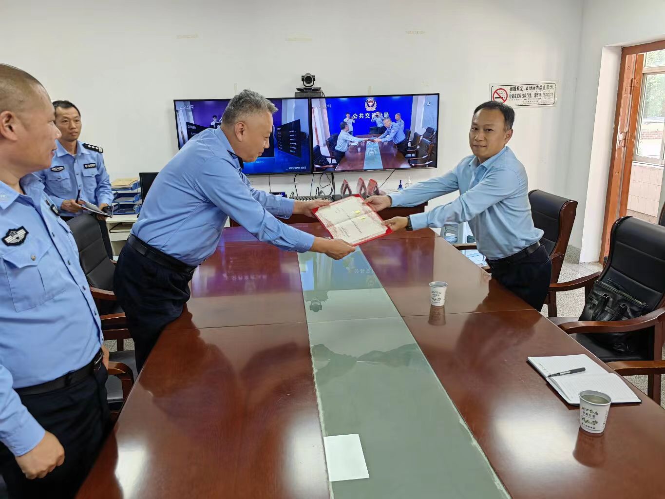 一份“特殊”的聘書，既是榮譽(yù)，更是鞭策！新的里程 新的使命——安全保衛(wèi)部于亮獲聘江蘇省公共交通安保專家