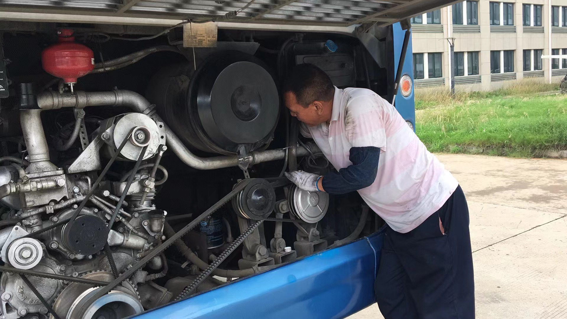 公家集團(tuán)經(jīng)營(yíng)發(fā)展事業(yè)部開展LNG燃?xì)廛囕v機(jī)務(wù)專項(xiàng)大檢查