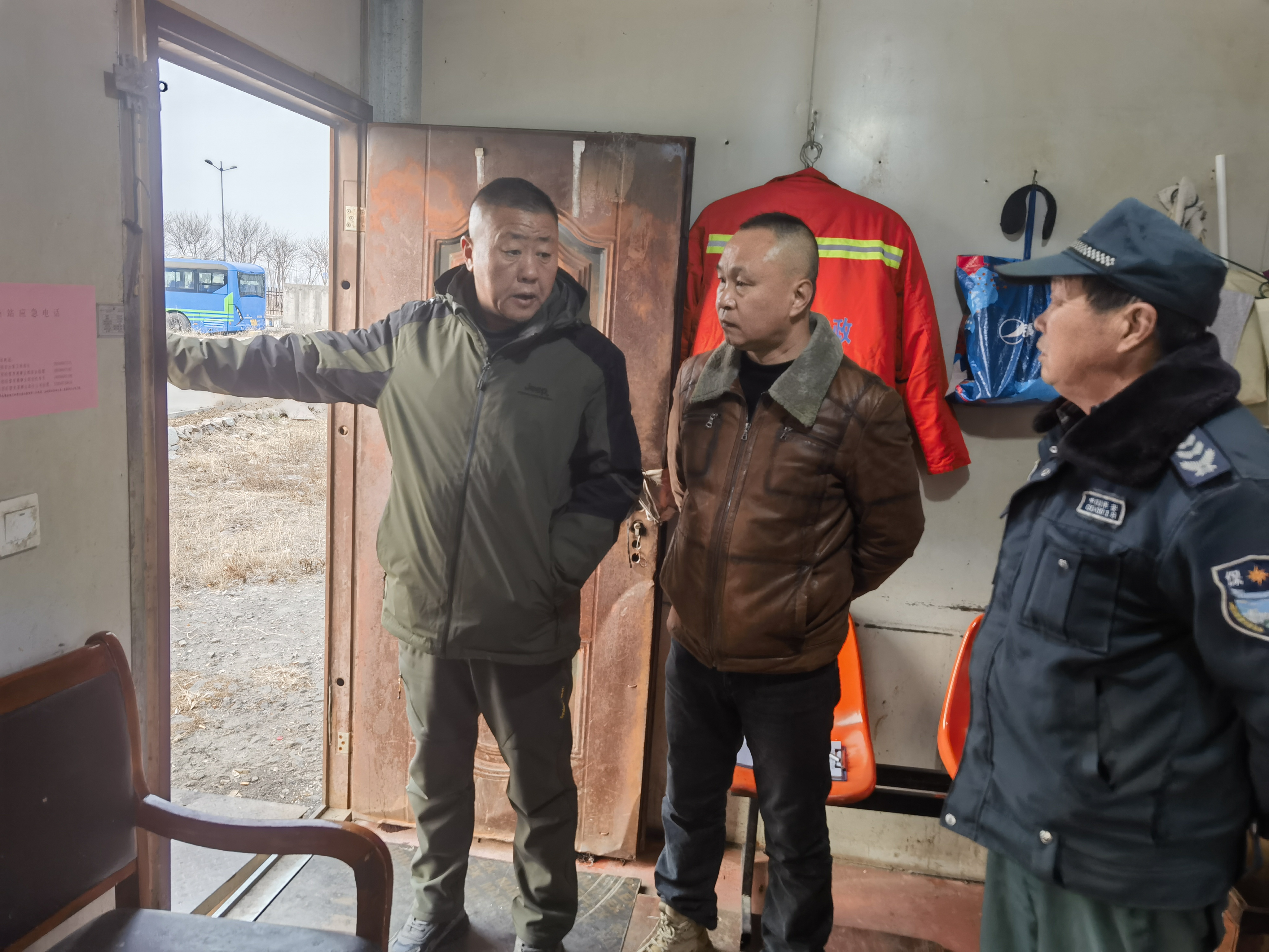 公交集團(tuán)經(jīng)營(yíng)發(fā)展事業(yè)部開展冬春火災(zāi)風(fēng)險(xiǎn)隱患排查工作，確保消防安全