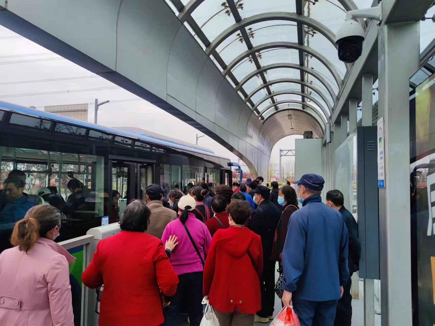 公交集團精心部署，助力市民“趕”朝陽廟會