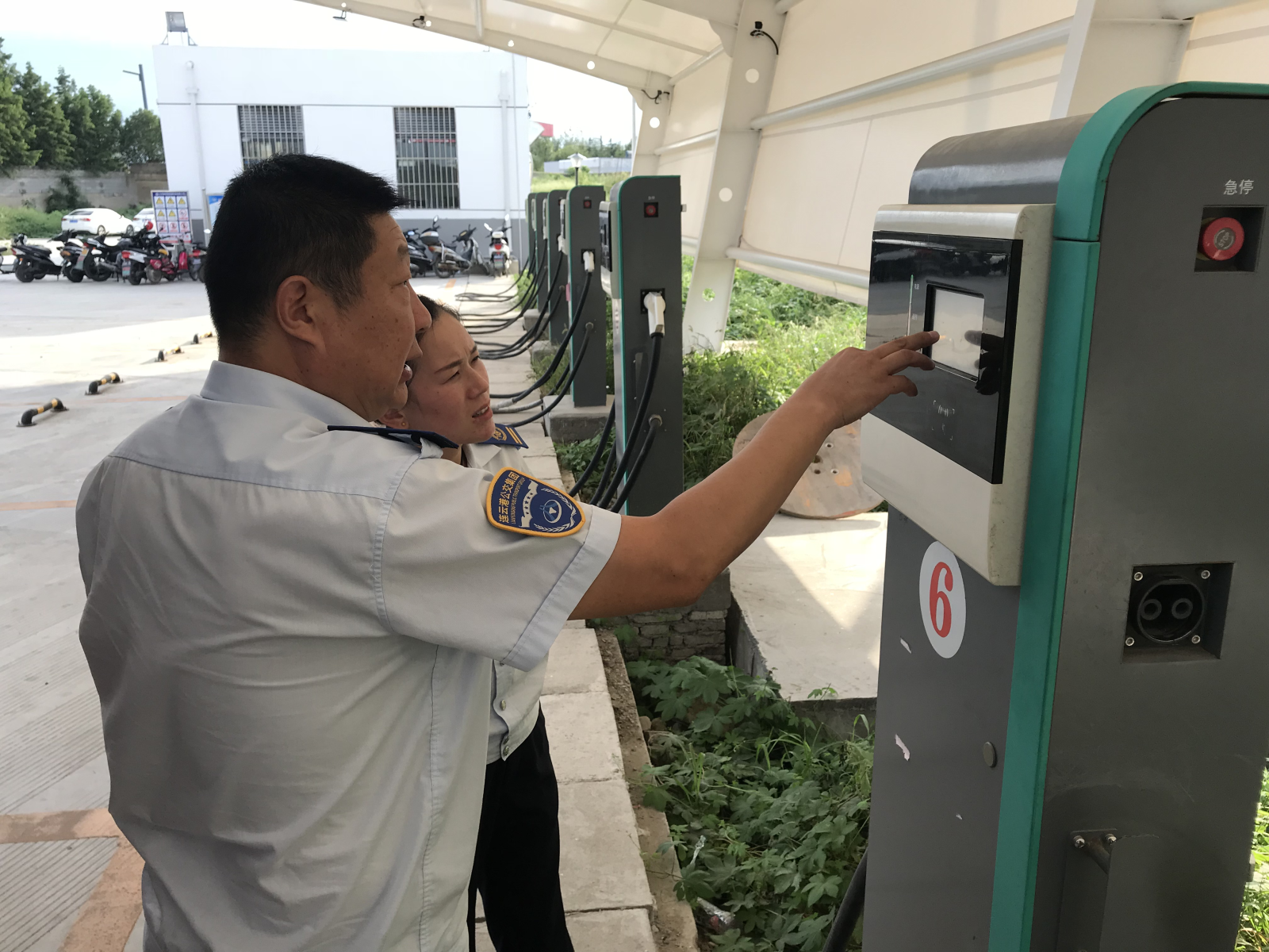 公交集團(tuán)深入基層調(diào)研  掌握運(yùn)營(yíng)動(dòng)態(tài)