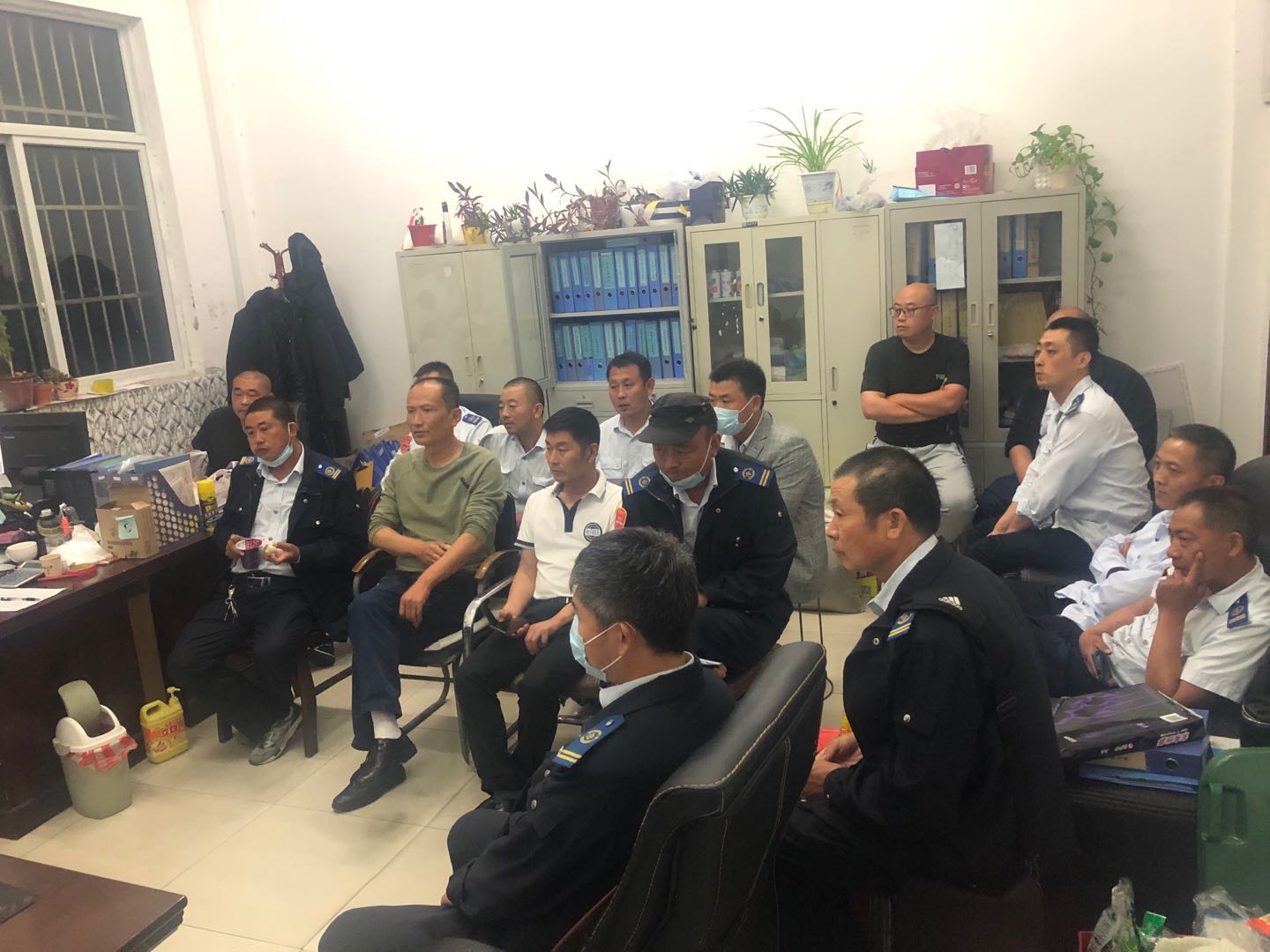 快速公交事業(yè)部西城分公司開展B12線專線學(xué)習(xí)