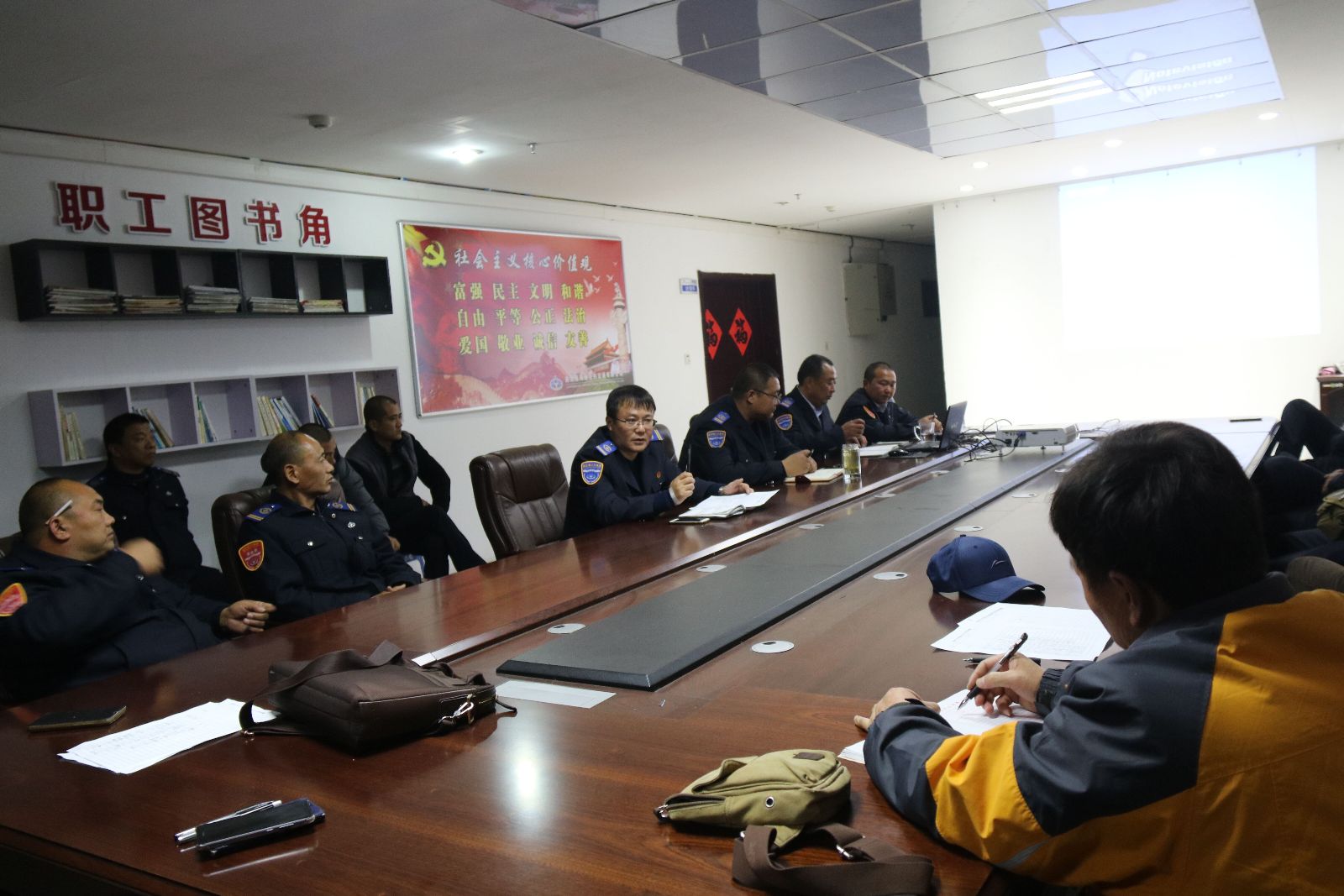 公交集團(tuán)海州公司開展“愛車節(jié)電工作法”培訓(xùn)活動