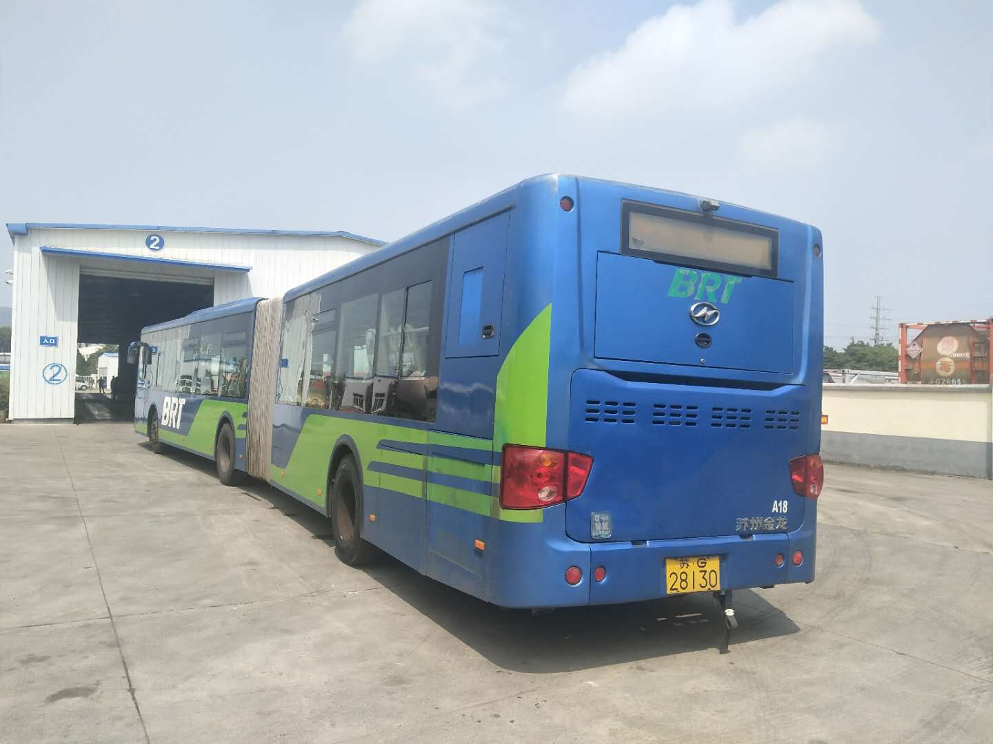 快速公交事業(yè)部組織車輛年審、二維