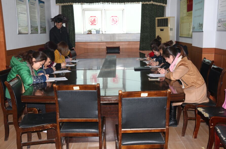 公交新浦公司開展業(yè)務考核活動