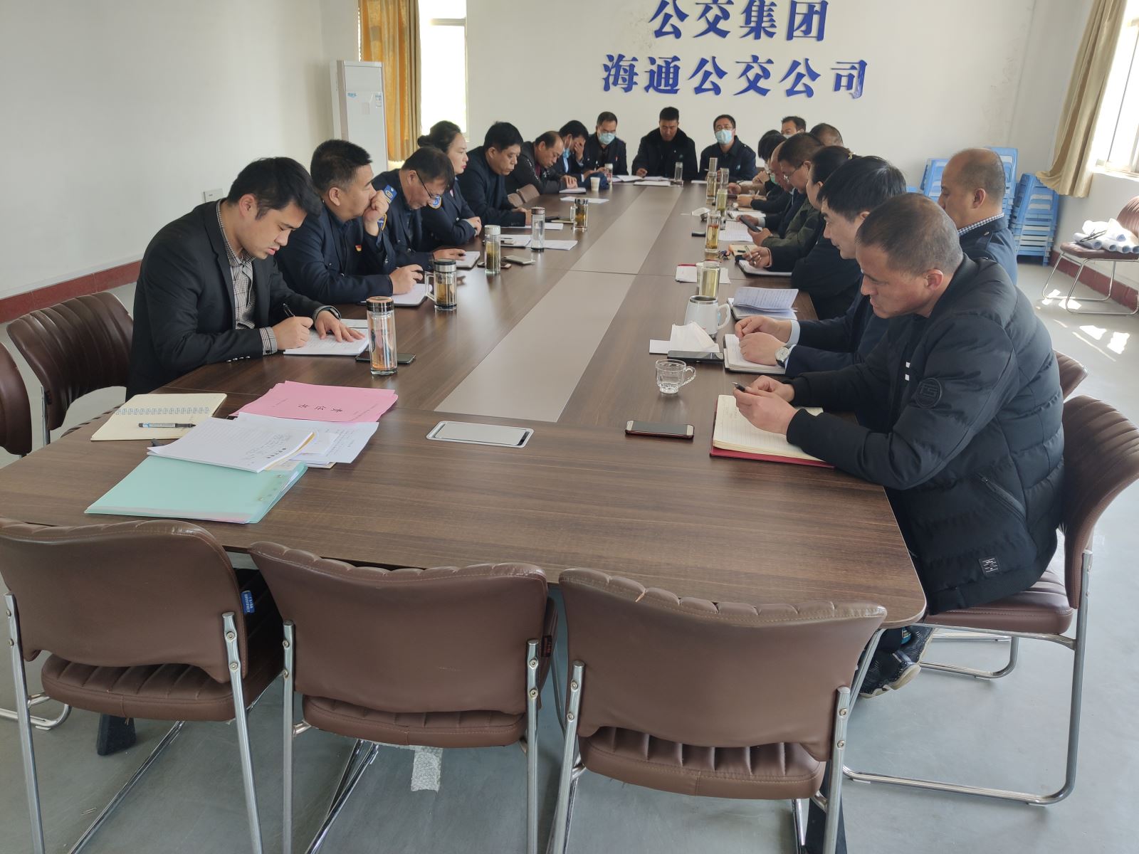 公交集團(tuán)公交事業(yè)一部開(kāi)展“五一”節(jié)前黨風(fēng)廉政警示教育會(huì)議