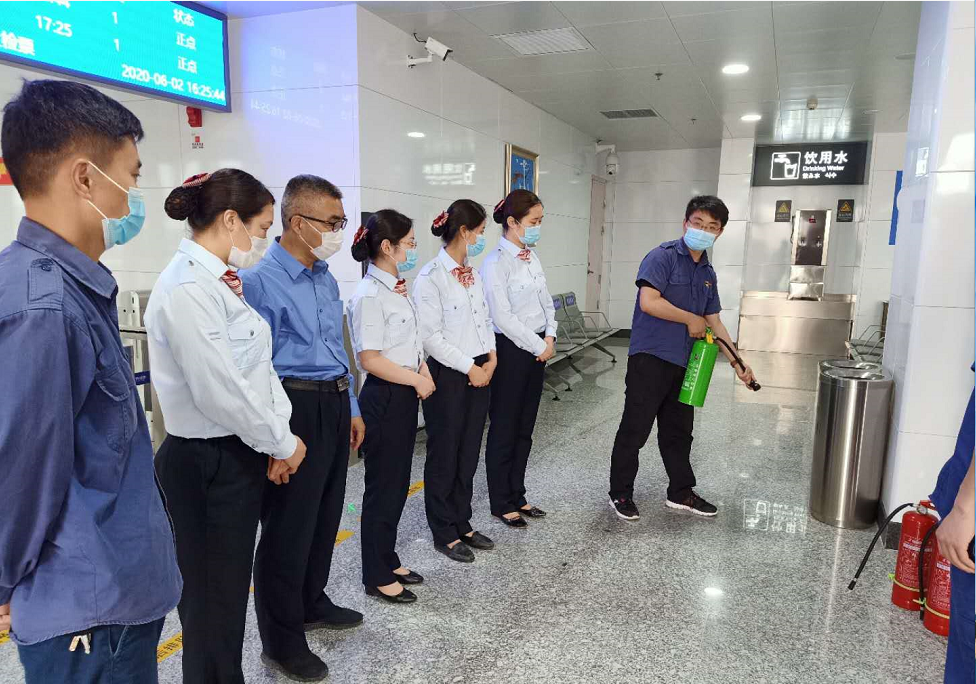 城市動(dòng)車(chē)組開(kāi)展安全應(yīng)急演練活動(dòng)