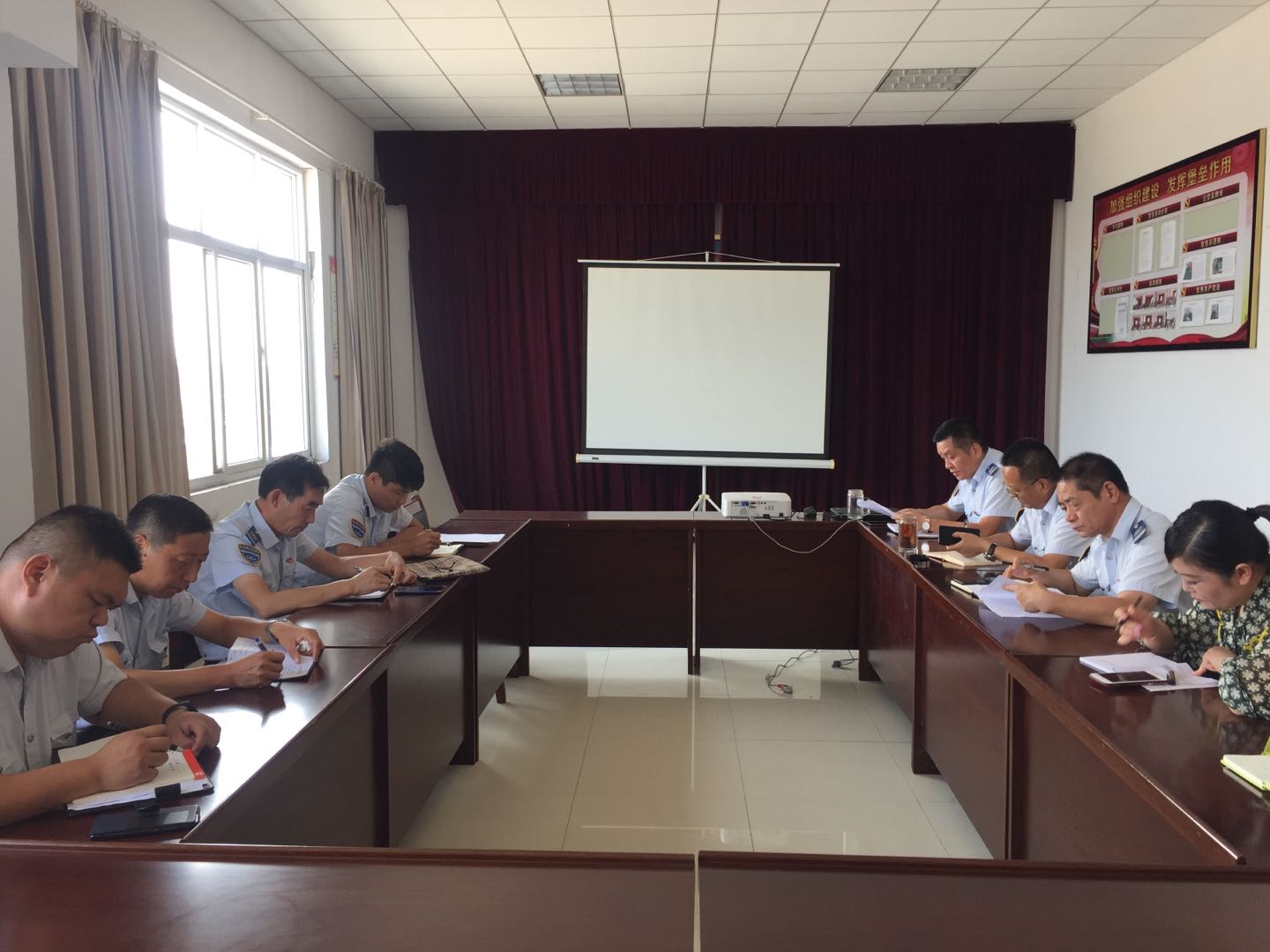 公交集團(tuán)機(jī)務(wù)技術(shù)事業(yè)部召開(kāi)中秋國(guó)慶期間作風(fēng)建設(shè)工作部署會(huì)