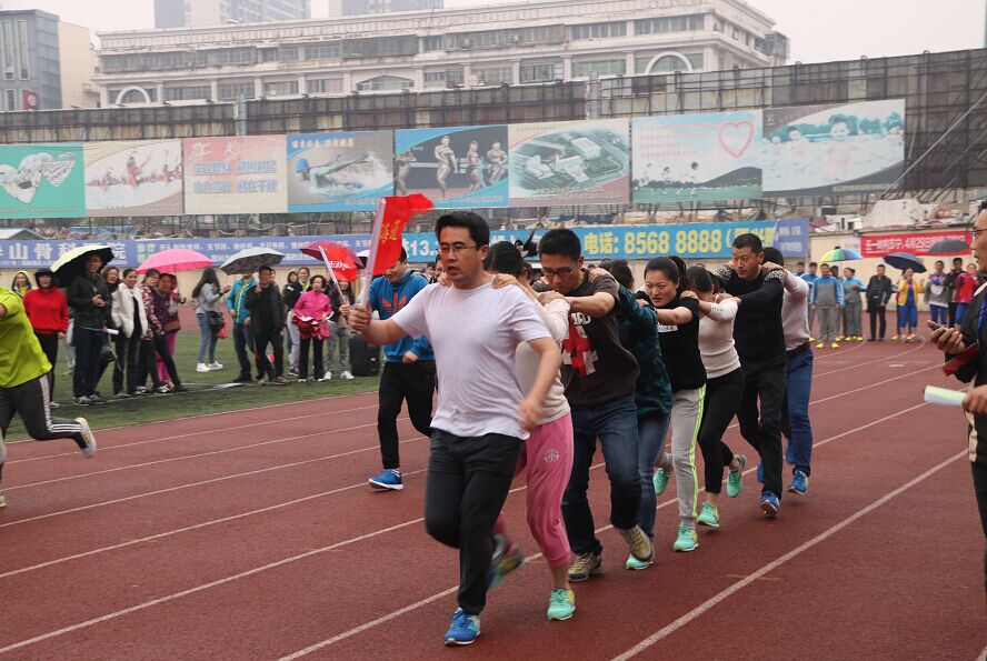 海通公交公司積極備戰(zhàn)  參加集團(tuán)趣味運(yùn)動(dòng)會(huì)