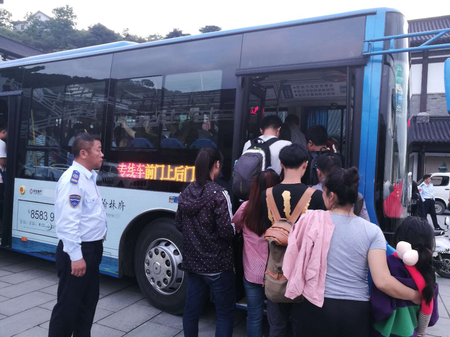 公交海州公司全力做好“國(guó)慶”、“中秋”應(yīng)急保障工作