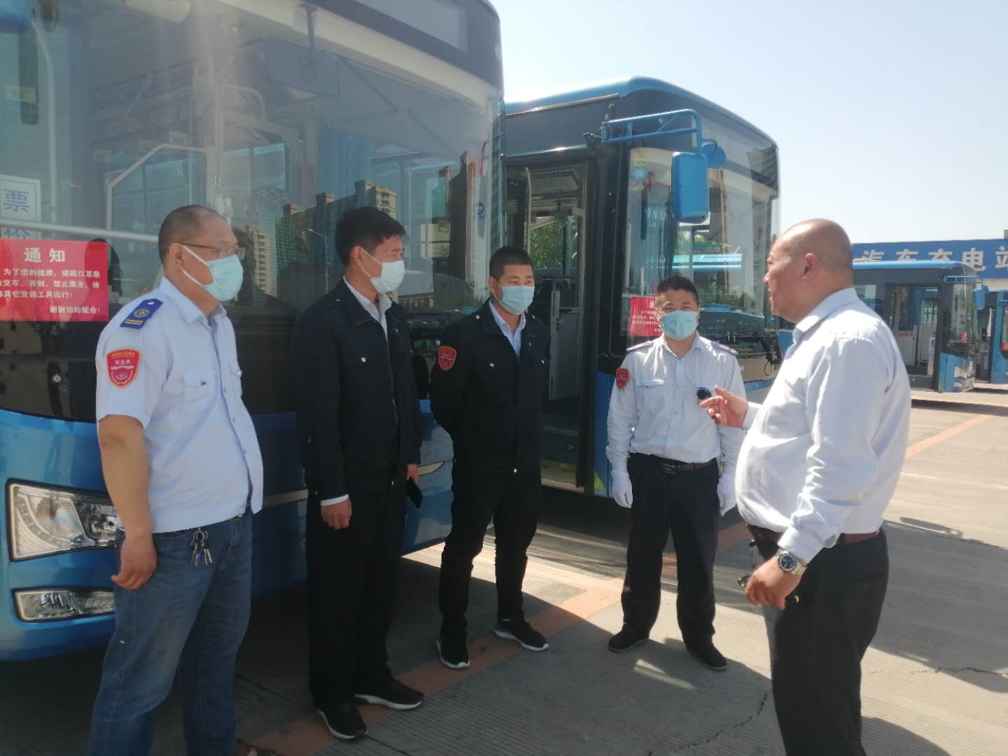 公交集團(tuán)公交事業(yè)一部上進(jìn)會(huì)期間組織“駕駛員服務(wù)規(guī)范”綜合大檢查