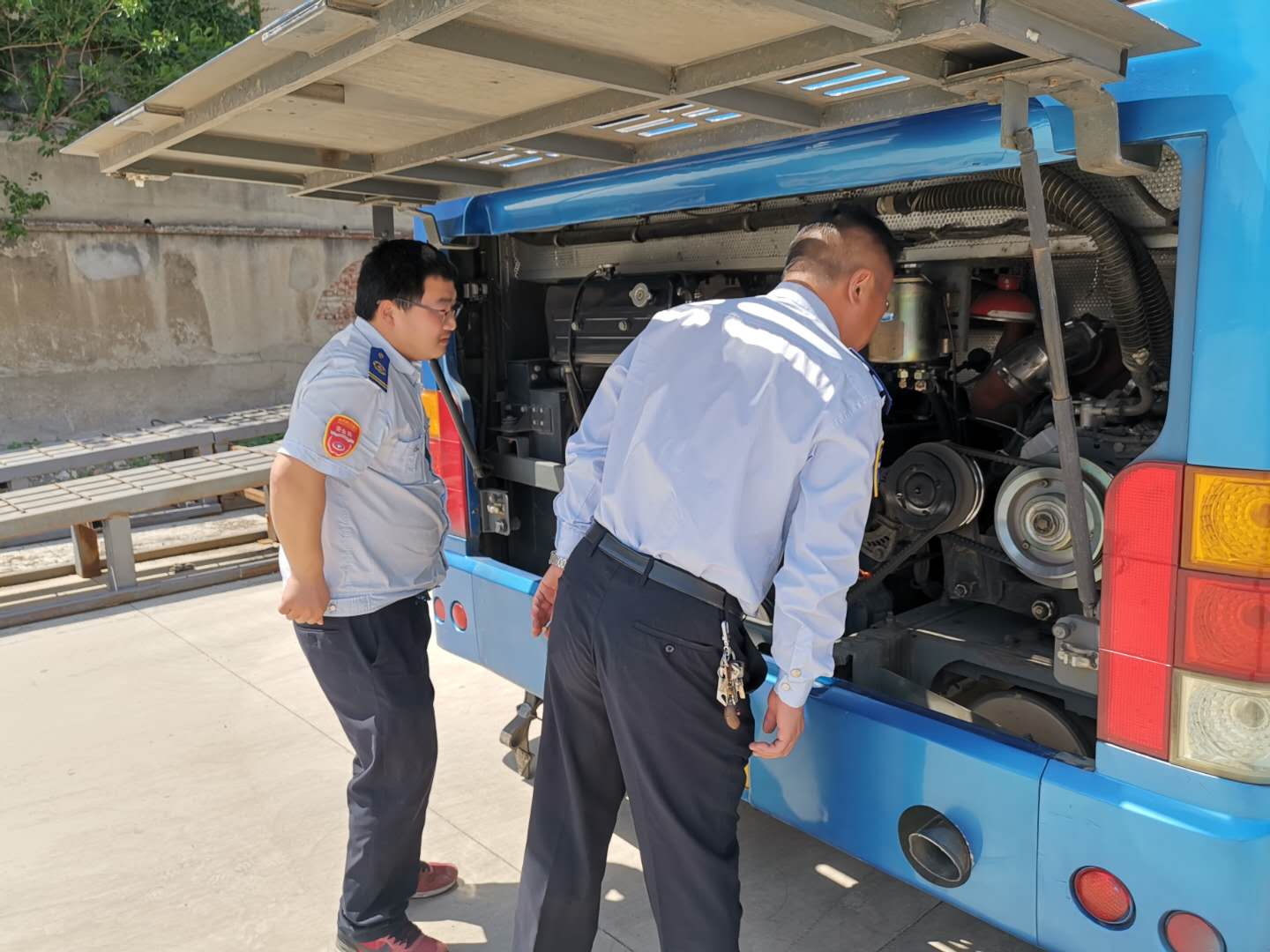 公交集團(tuán)公交事業(yè)一部做好車輛檢查確保安全運(yùn)營