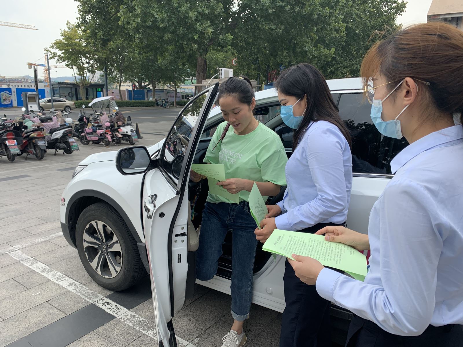 公交集團(tuán)開(kāi)展2020年公交出行宣傳周暨無(wú)車(chē)日活動(dòng)