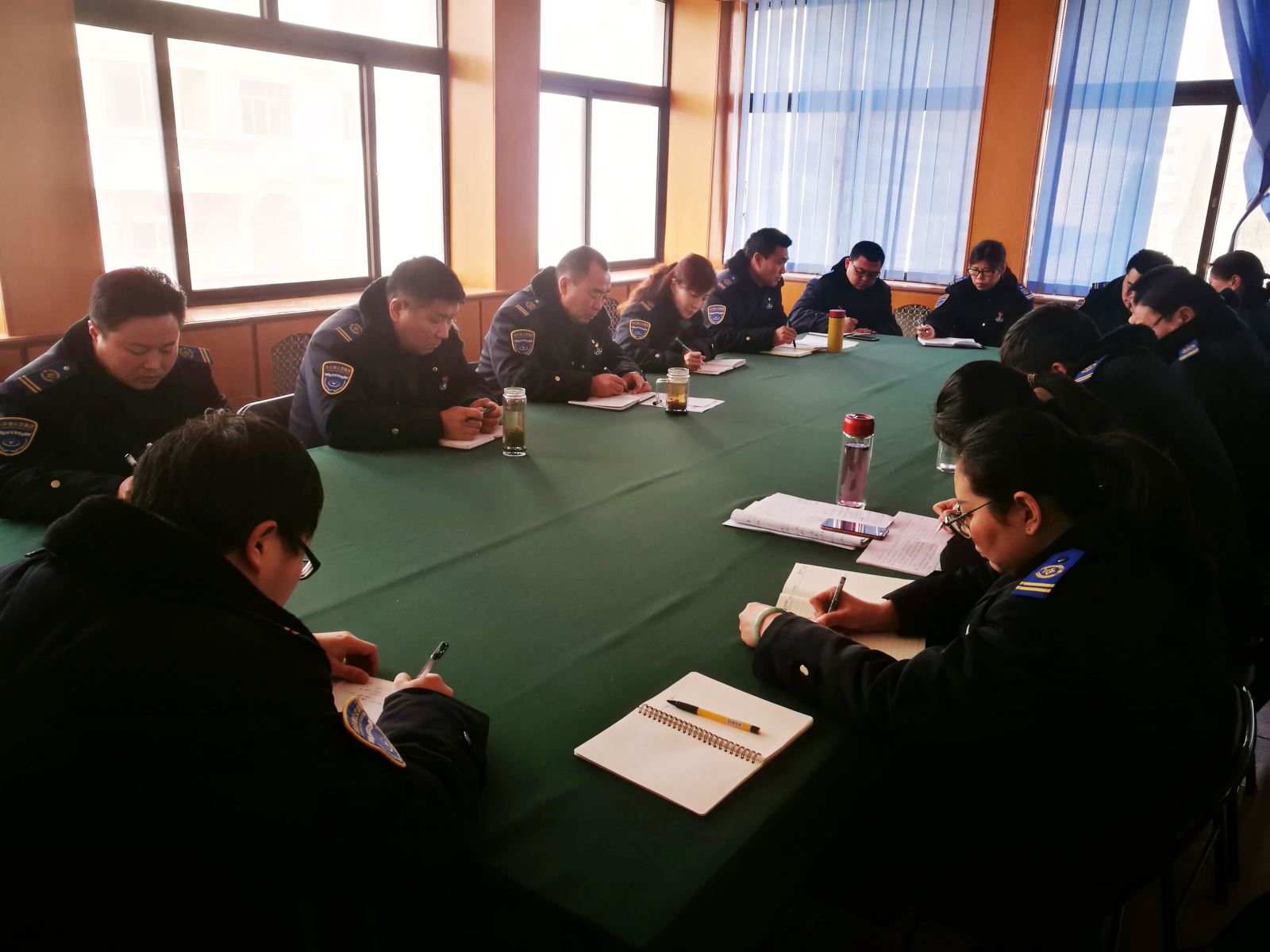 公交集團(tuán)經(jīng)營發(fā)展事業(yè)部召開全國“兩會”前安全穩(wěn)定工作部署會