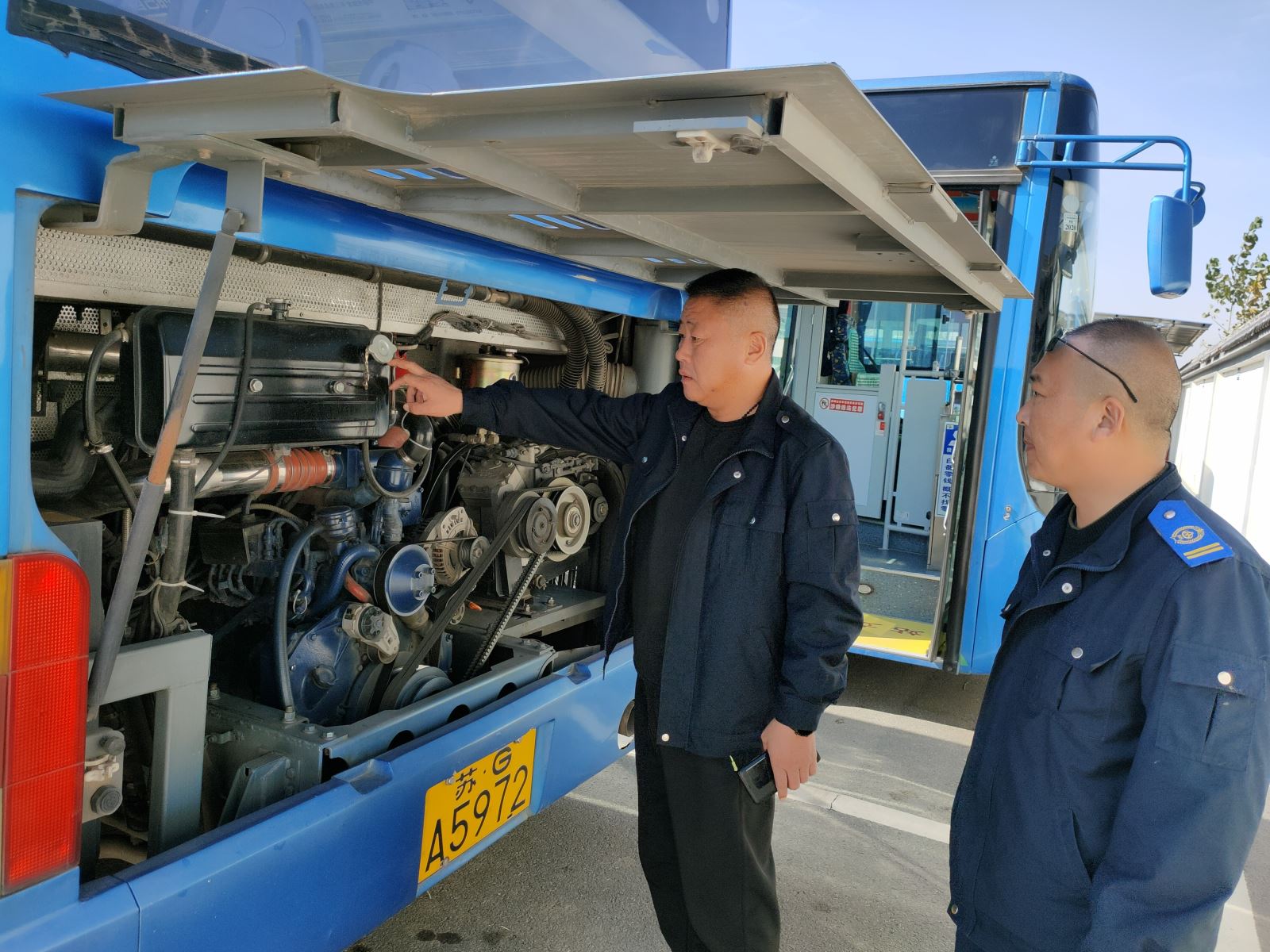 公交集團(tuán)公交事業(yè)一部做好車輛檢查 不斷提升鞏固創(chuàng)文工作成果