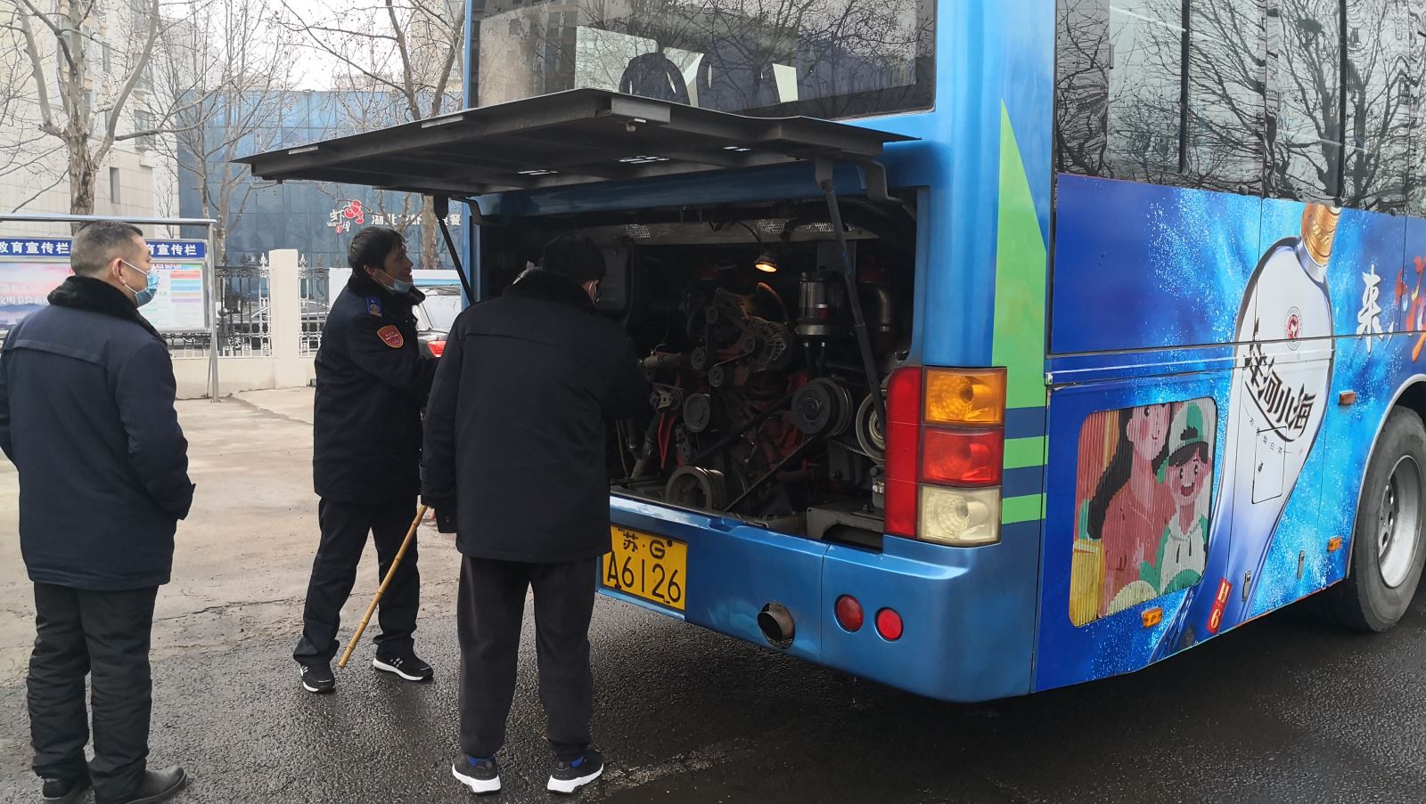 公交集團公交事業(yè)二部開展春運前安全生產(chǎn)大檢查