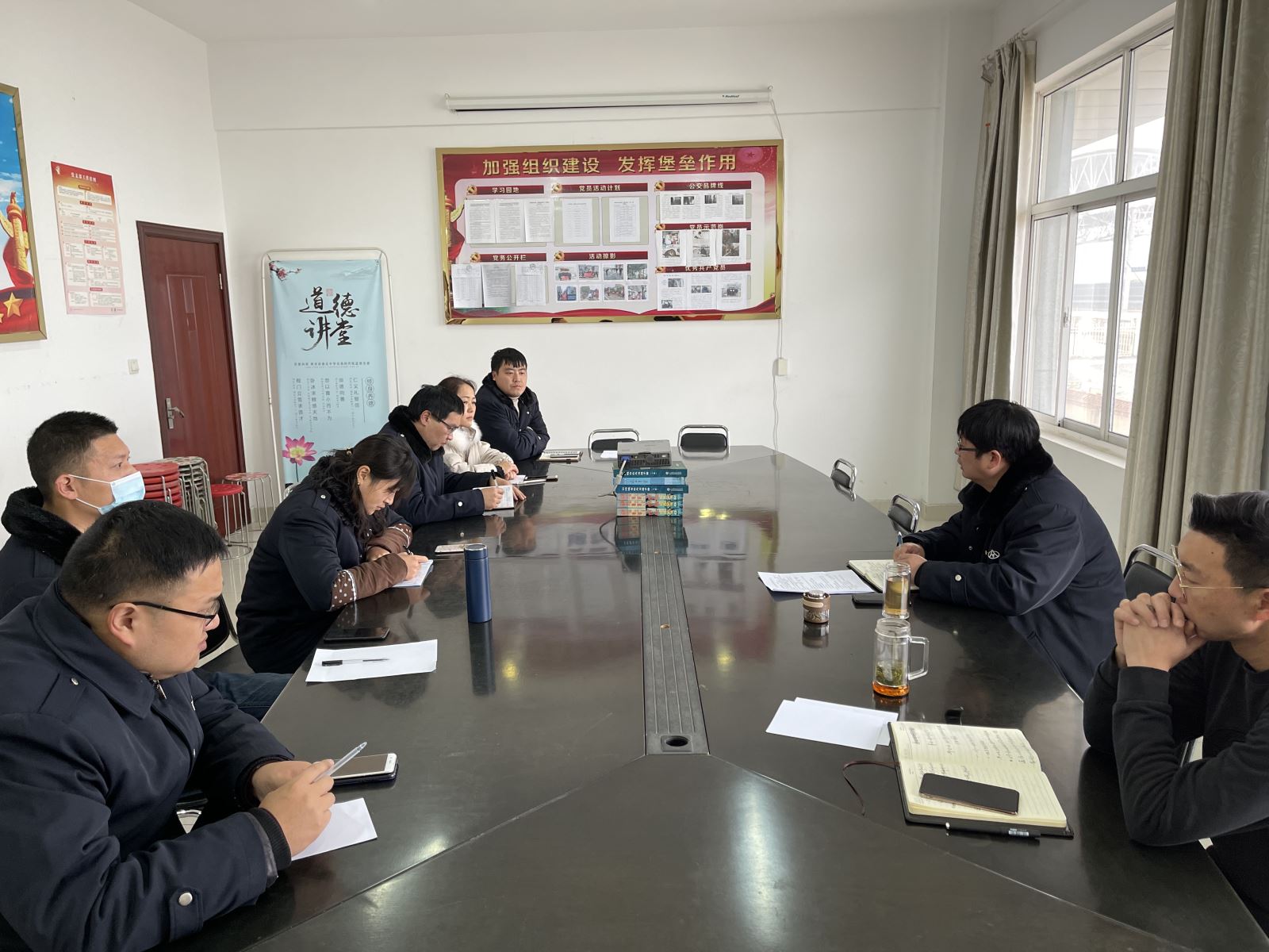 公交集團(tuán)公交事業(yè)二部召開(kāi)生產(chǎn)運(yùn)營(yíng)專題會(huì)