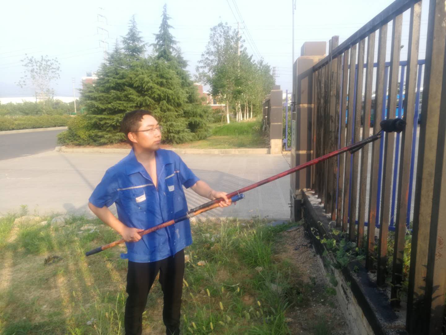 公交集團(tuán)機(jī)務(wù)技術(shù)事業(yè)部開展環(huán)境提升改造工作