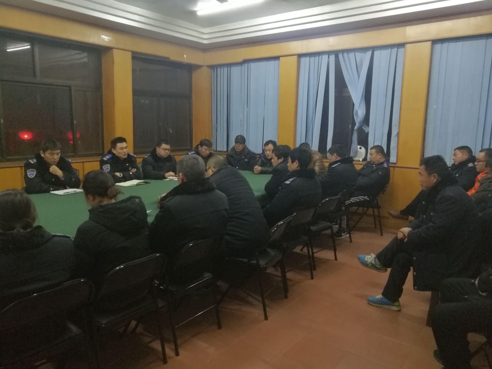 公交集團(tuán)經(jīng)營發(fā)展事業(yè)部組織召開“隱患排查月”專題會議