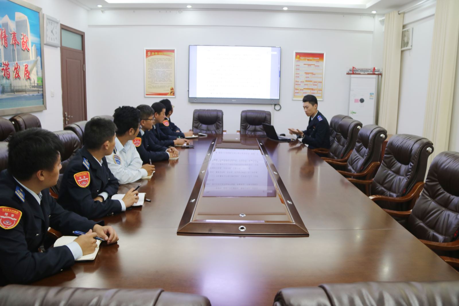 公交集團(tuán)生產(chǎn)運(yùn)營部開展“標(biāo)準(zhǔn)化建設(shè)”培訓(xùn)