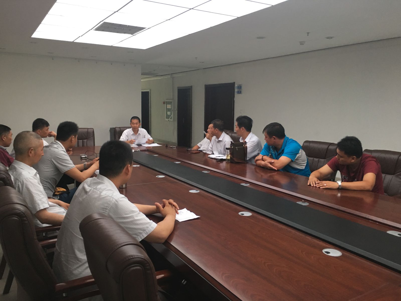 公交快速公司認(rèn)真開展駕駛員“一日三檢”操作技能競(jìng)賽活動(dòng)