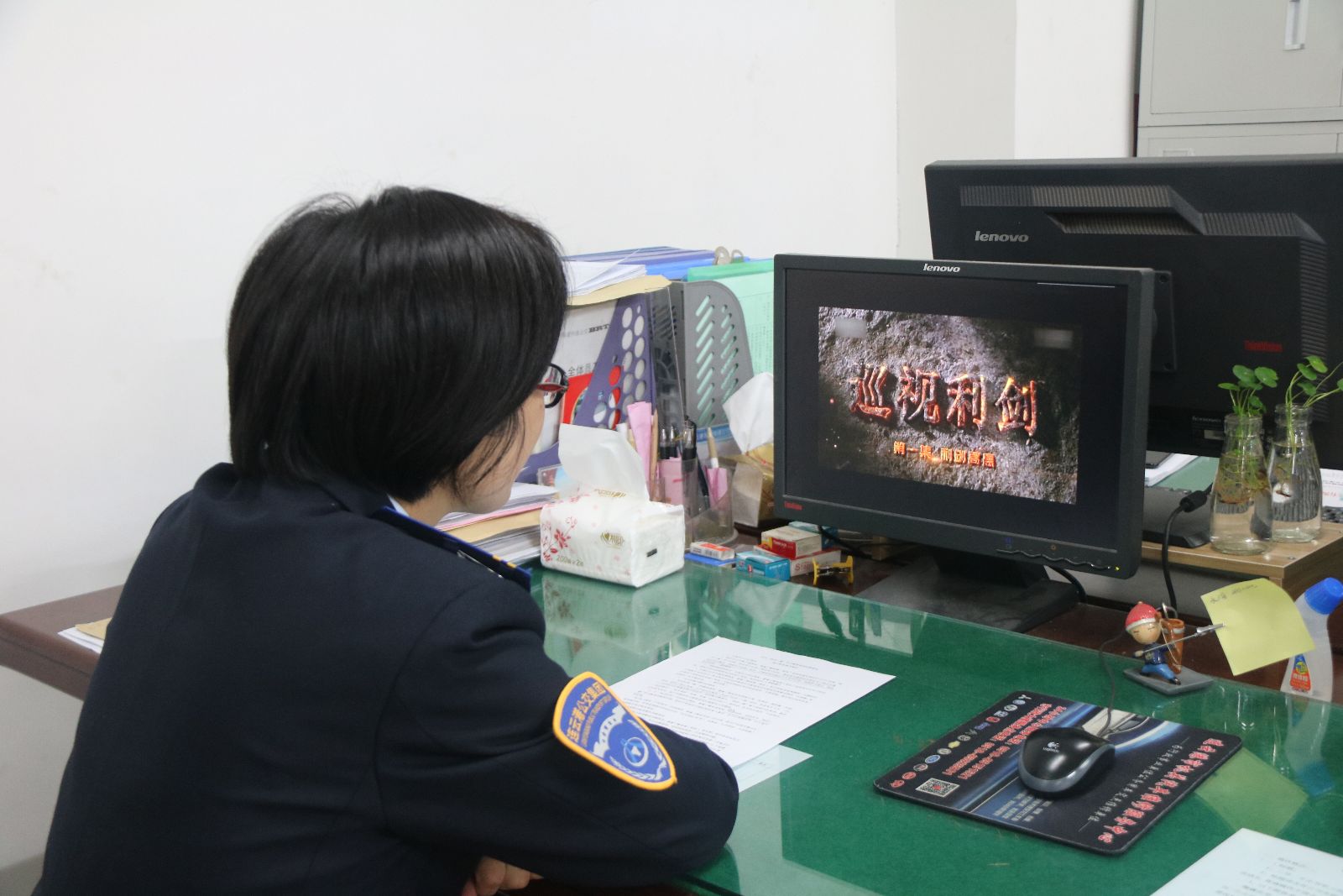 公交集團權(quán)屬單位開展“兩學一做”固定學習日活動