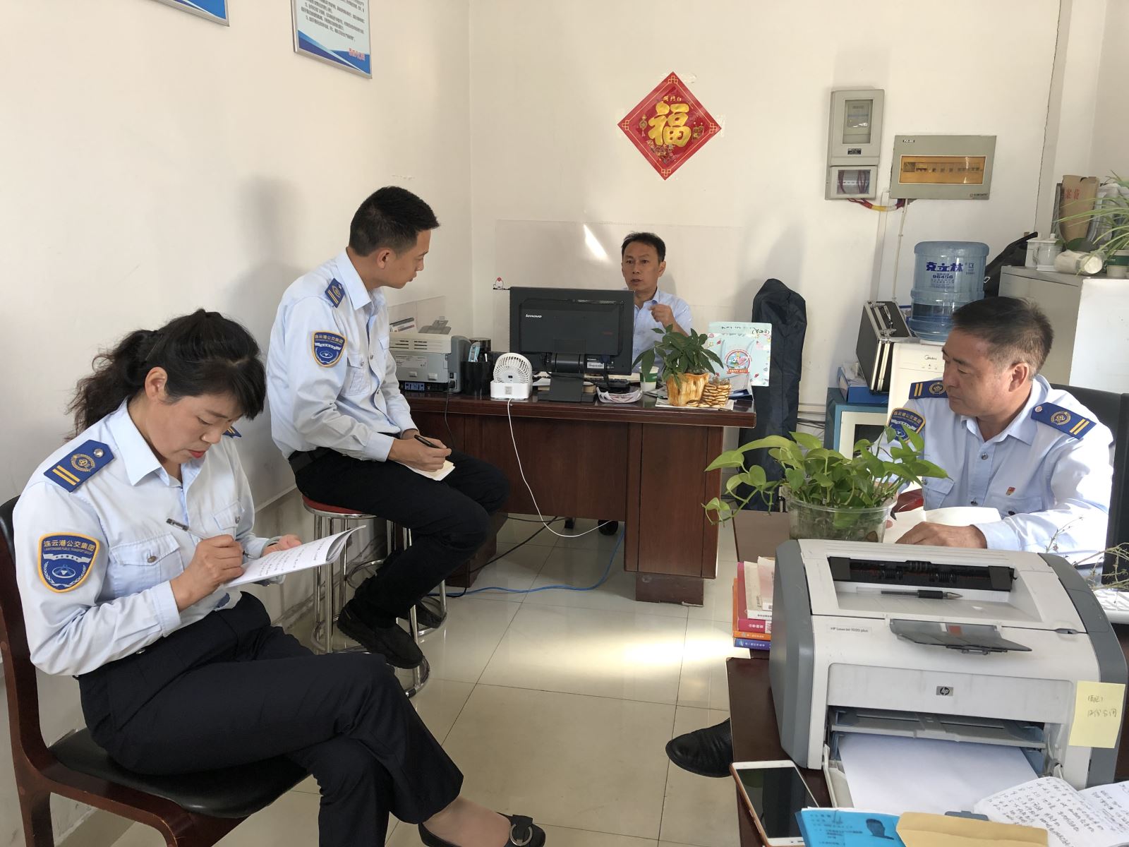 公交集團快速公交事業(yè)部、公交事業(yè)二部、經營發(fā)展事業(yè)部、機務技術事業(yè)部召開“國慶”長假安全生產專題會