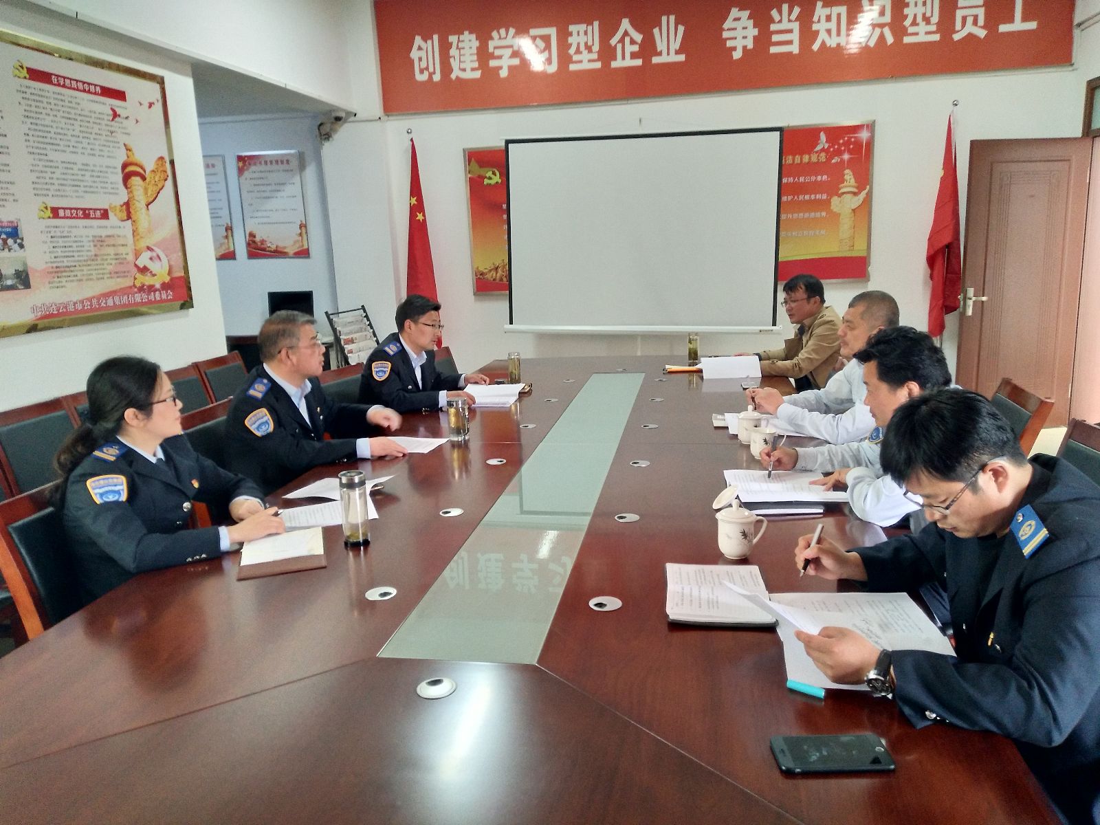 公交集團(tuán)召開駕駛員節(jié)能競賽活動討論交流會