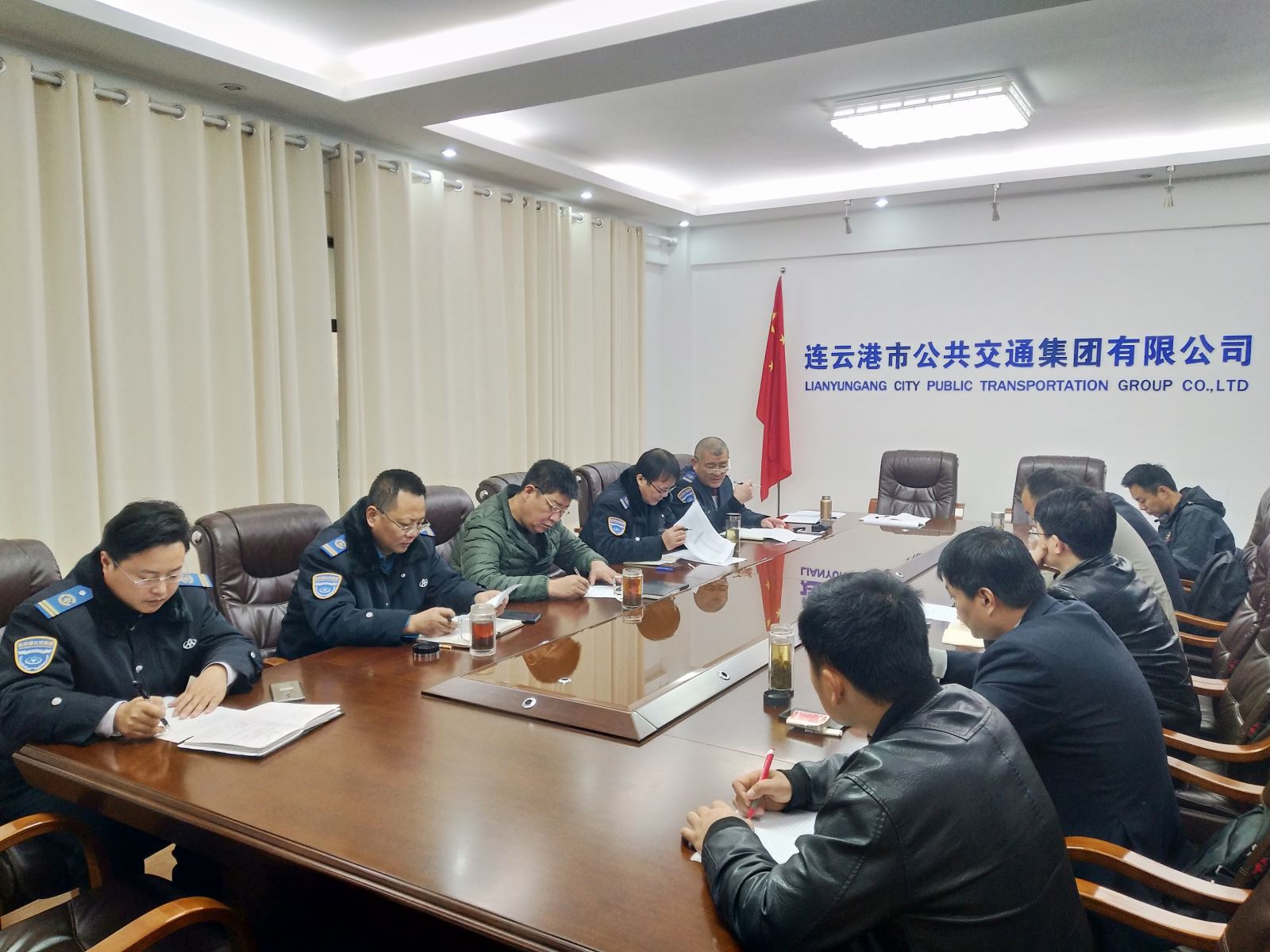 公交集團(tuán)召開金旅廠家約談會(huì)