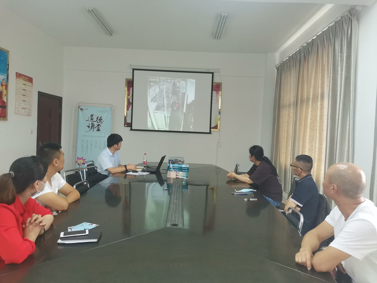 公交集團(tuán)公交事業(yè)二部持續(xù)做好新入駕駛員崗前培訓(xùn)工作