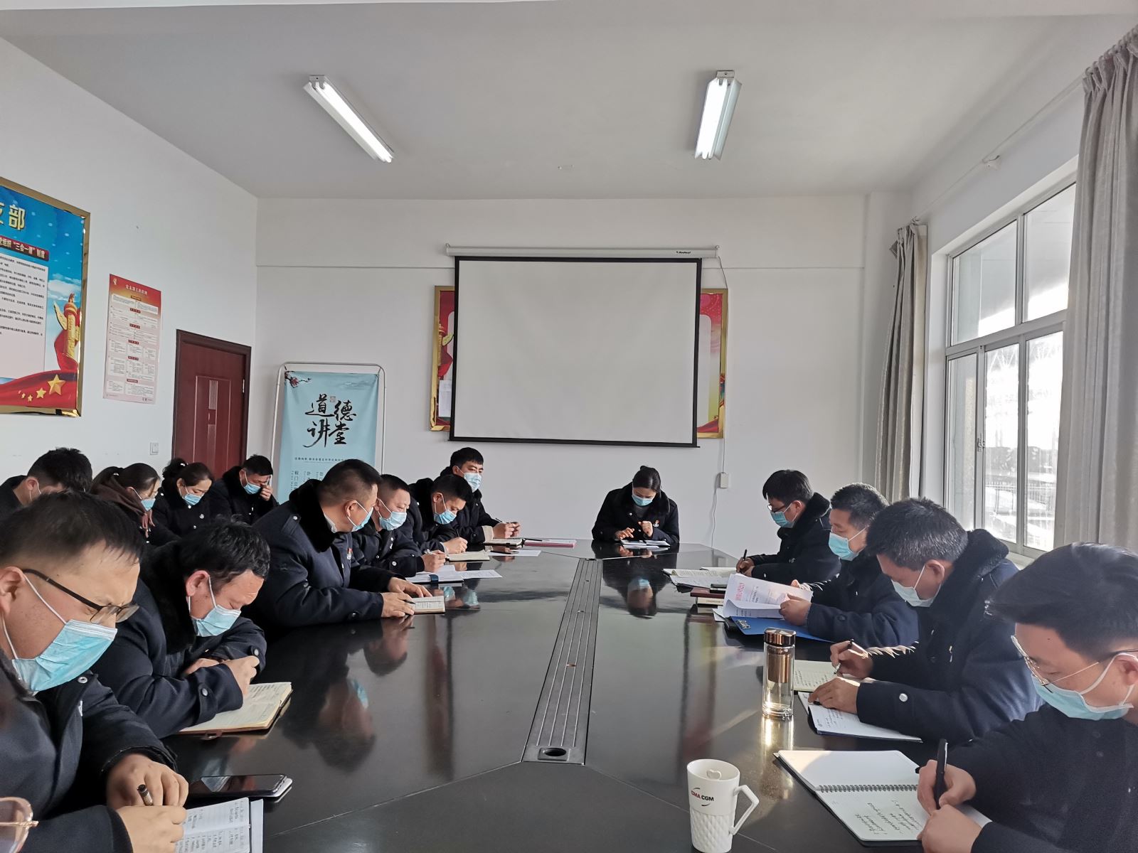 公交集團(tuán)公交事業(yè)二部召開2021年首次黨風(fēng)廉政專題會(huì)