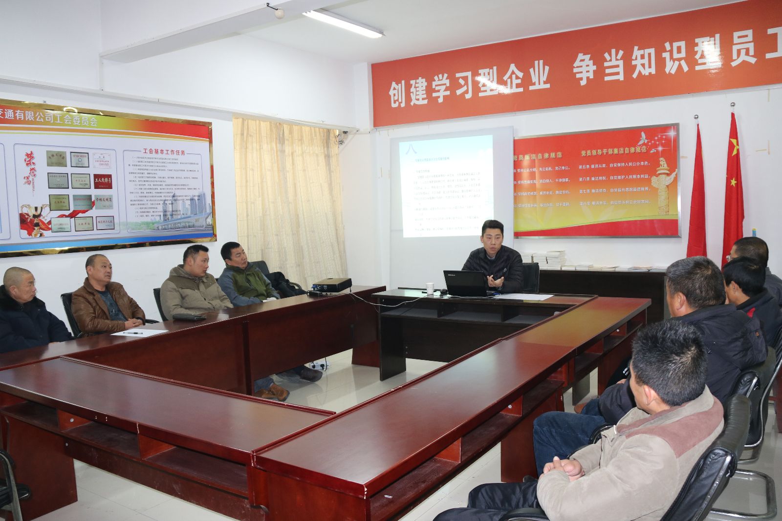 公交集團(tuán)舉辦第6期重點(diǎn)駕駛員培訓(xùn)班