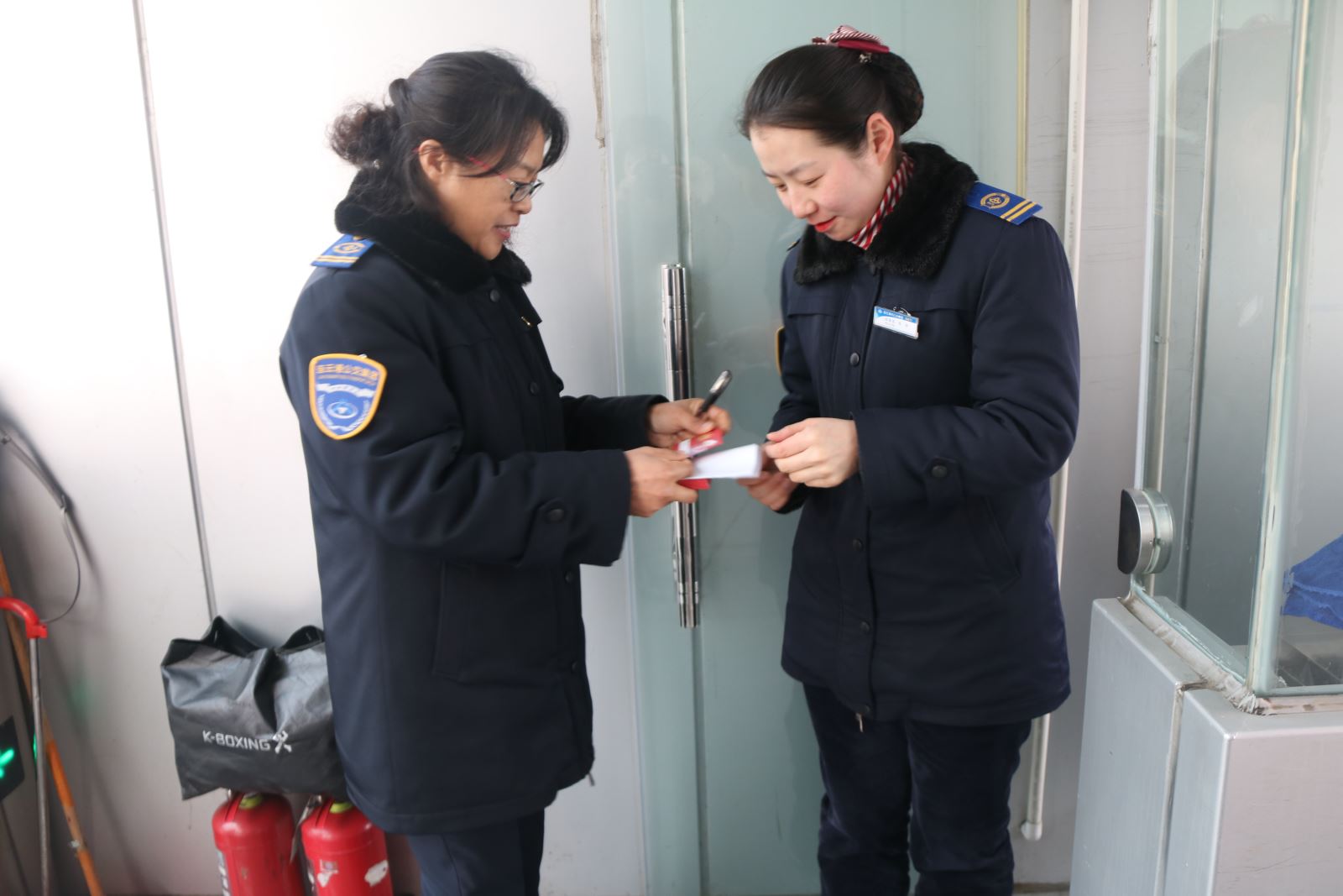 公交集團快速公交事業(yè)部工會為一線員工送上生日祝福