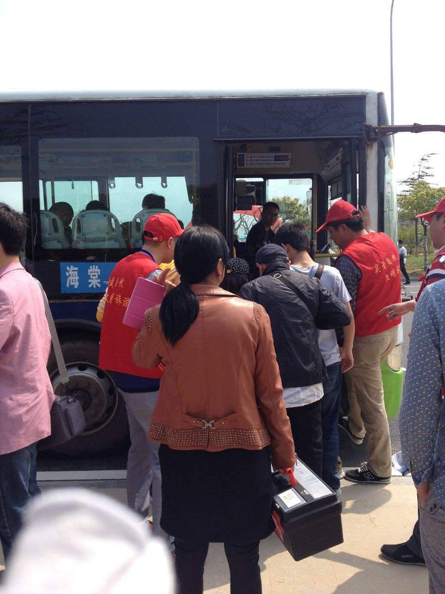 東部公司“五一”期間積極參加連云區(qū)志愿者活動(dòng)