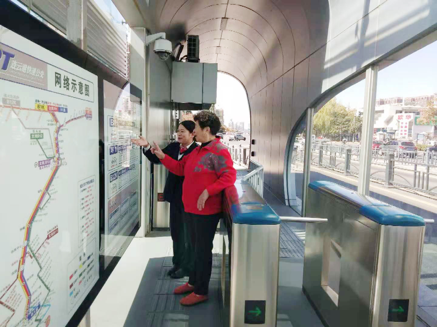 用心服務(wù)，把乘客當(dāng)親人