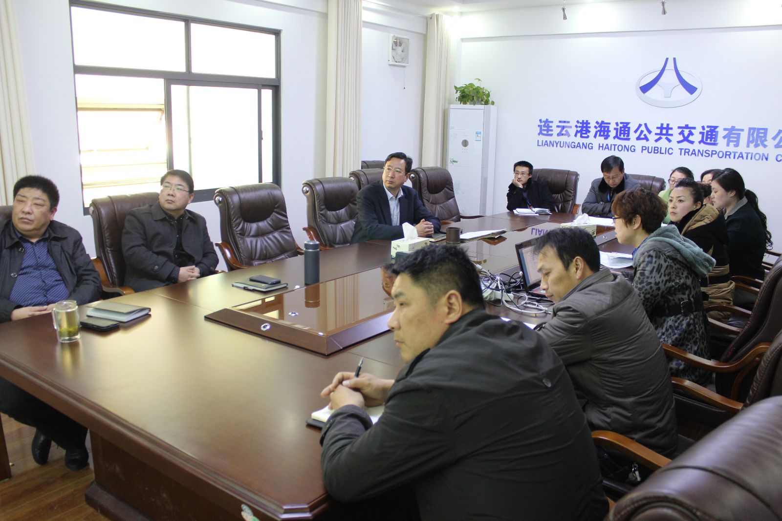 海通公交召開安全標準化創(chuàng)建第一階段總結會議