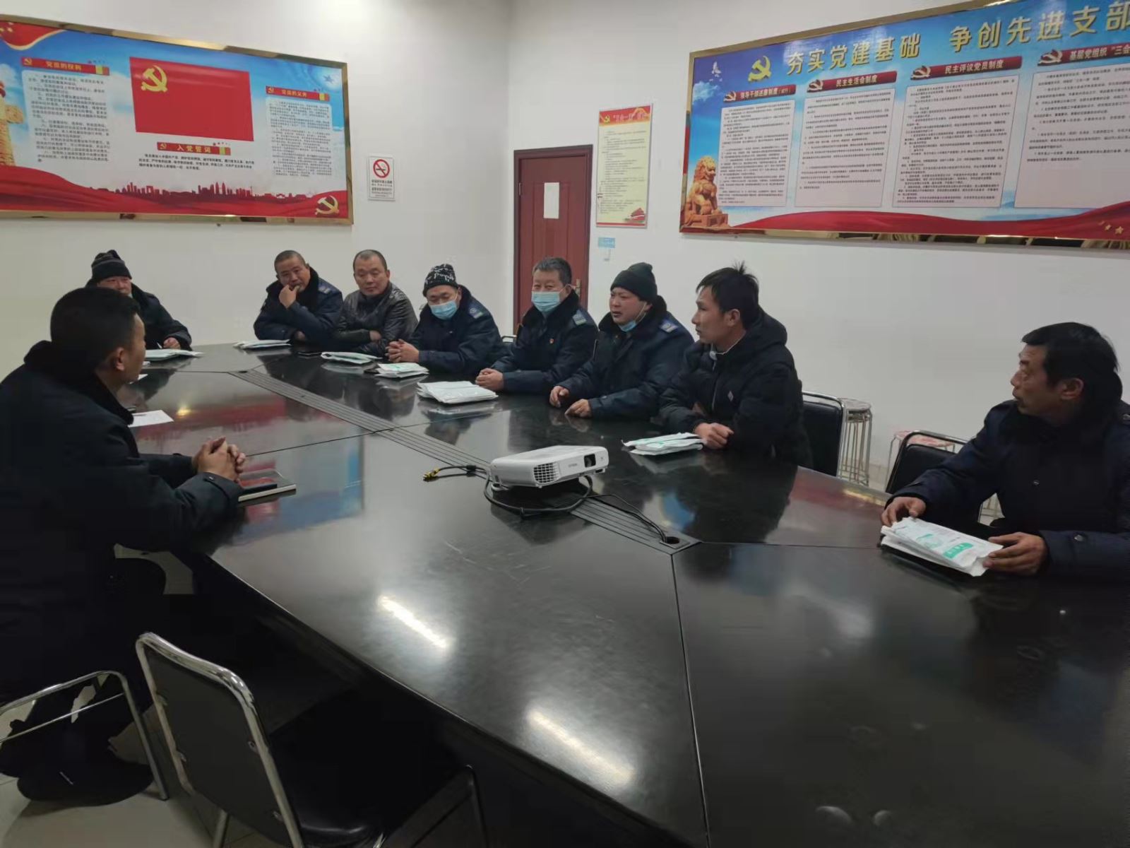 公交集團公交事業(yè)二部召開提升游3路服務(wù)質(zhì)量專題會議