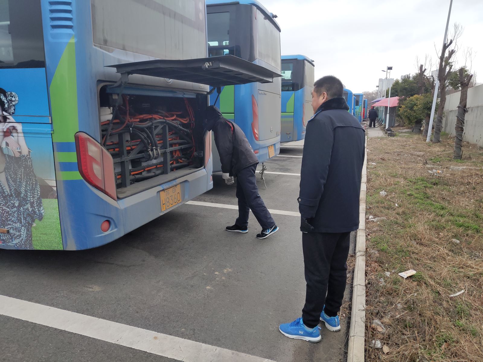 公交集團(tuán)機(jī)務(wù)技術(shù)事業(yè)部開(kāi)展年前車(chē)輛大檢查工作