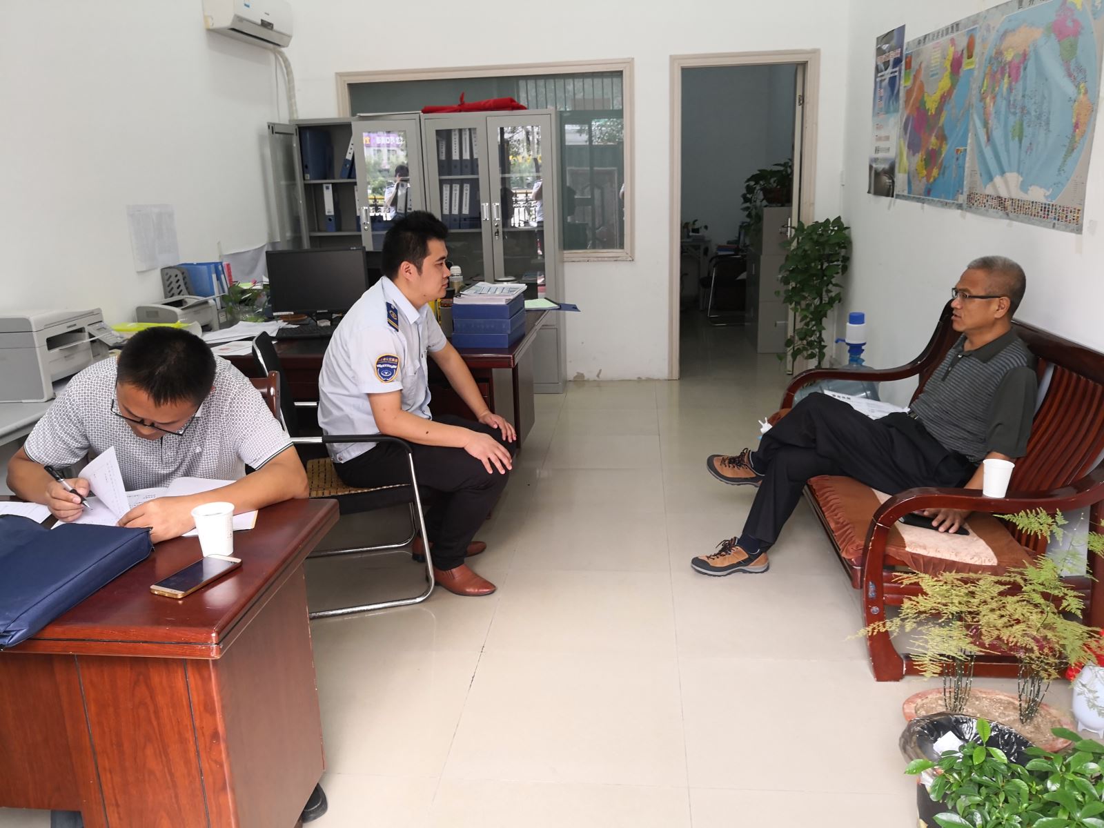 市運管處到公交集團旅游公司檢查“雙節(jié)”安全生產(chǎn)工作